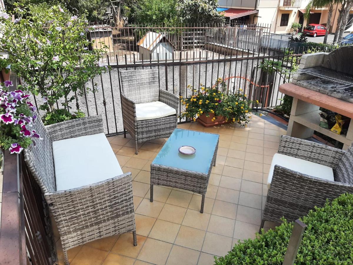 Casa Vacanze Etna Cocus Санта-Венерина Экстерьер фото