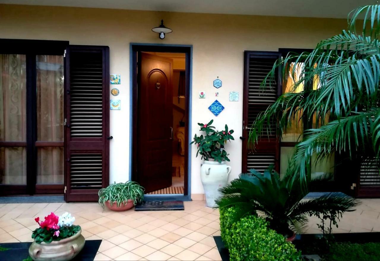 Casa Vacanze Etna Cocus Санта-Венерина Экстерьер фото